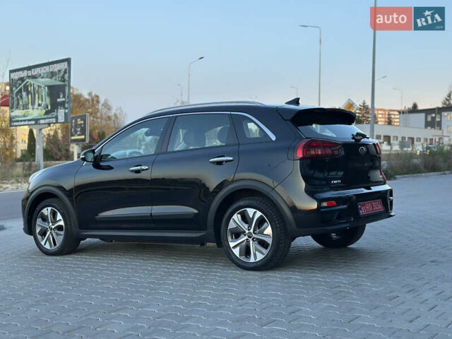 Чорний Кіа Niro, об'ємом двигуна 0 л та пробігом 98 тис. км за 19400 $, фото 11 на Automoto.ua