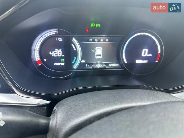 Чорний Кіа Niro, об'ємом двигуна 0 л та пробігом 104 тис. км за 20923 $, фото 26 на Automoto.ua
