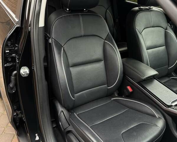 Чорний Кіа Niro, об'ємом двигуна 0 л та пробігом 89 тис. км за 20799 $, фото 73 на Automoto.ua