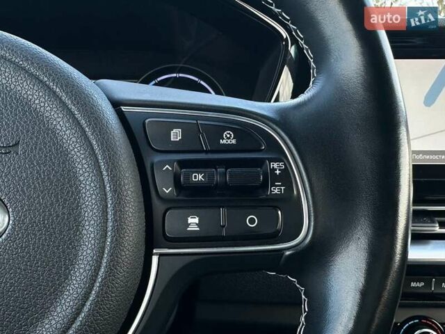 Чорний Кіа Niro, об'ємом двигуна 0 л та пробігом 68 тис. км за 24200 $, фото 8 на Automoto.ua