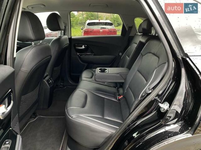 Черный Киа Niro, объемом двигателя 0 л и пробегом 107 тыс. км за 21400 $, фото 60 на Automoto.ua