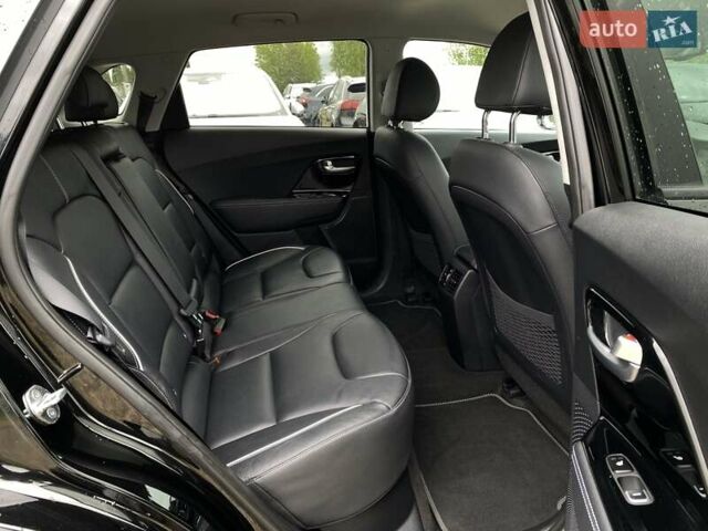 Чорний Кіа Niro, об'ємом двигуна 0 л та пробігом 107 тис. км за 22400 $, фото 66 на Automoto.ua