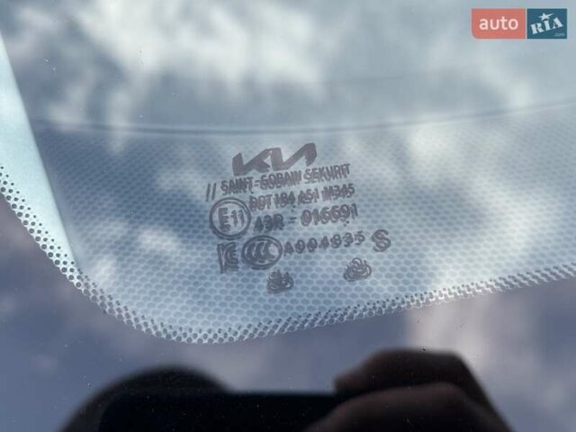 Черный Киа Niro, объемом двигателя 0 л и пробегом 98 тыс. км за 20999 $, фото 59 на Automoto.ua