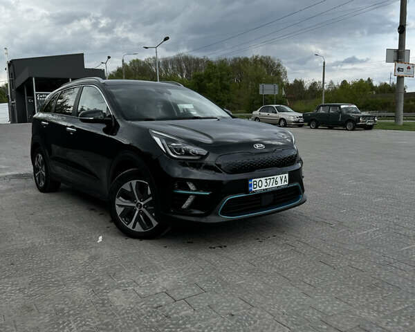 Черный Киа Niro, объемом двигателя 0 л и пробегом 197 тыс. км за 21000 $, фото 3 на Automoto.ua