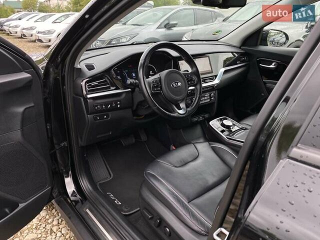 Чорний Кіа Niro, об'ємом двигуна 0 л та пробігом 107 тис. км за 22400 $, фото 25 на Automoto.ua