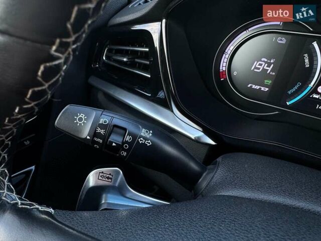 Чорний Кіа Niro, об'ємом двигуна 0 л та пробігом 69 тис. км за 23200 $, фото 42 на Automoto.ua