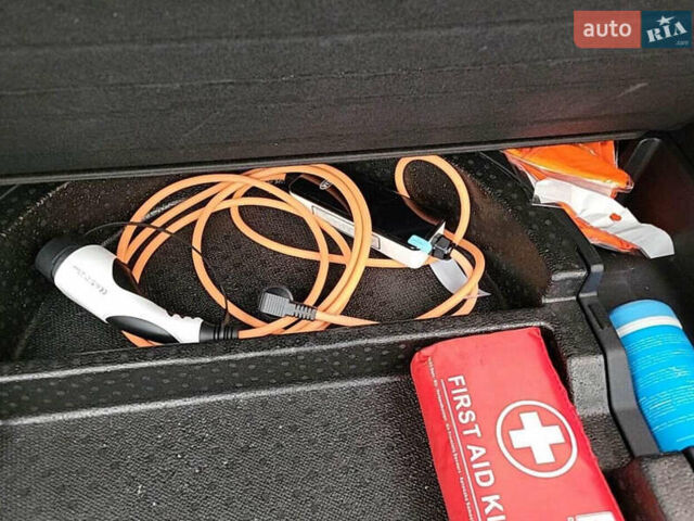 Черный Киа Niro, объемом двигателя 0 л и пробегом 128 тыс. км за 19463 $, фото 12 на Automoto.ua