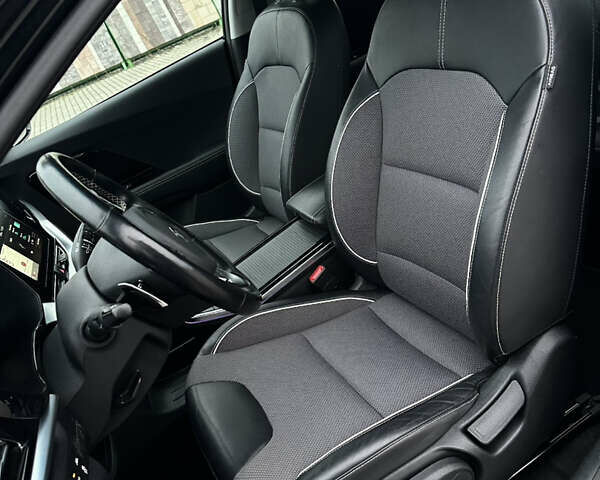 Чорний Кіа Niro, об'ємом двигуна 0 л та пробігом 130 тис. км за 18300 $, фото 39 на Automoto.ua