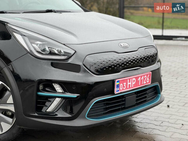 Черный Киа Niro, объемом двигателя 0 л и пробегом 93 тыс. км за 17999 $, фото 4 на Automoto.ua