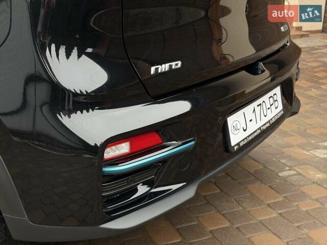 Чорний Кіа Niro, об'ємом двигуна 0 л та пробігом 89 тис. км за 20799 $, фото 20 на Automoto.ua