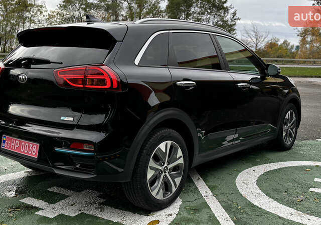 Чорний Кіа Niro, об'ємом двигуна 0 л та пробігом 110 тис. км за 19500 $, фото 27 на Automoto.ua