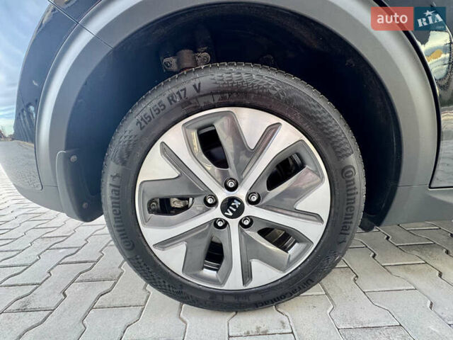Черный Киа Niro, объемом двигателя 0 л и пробегом 128 тыс. км за 19600 $, фото 12 на Automoto.ua