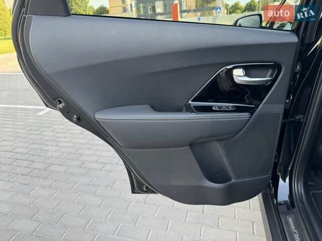 Черный Киа Niro, объемом двигателя 0 л и пробегом 98 тыс. км за 20999 $, фото 22 на Automoto.ua