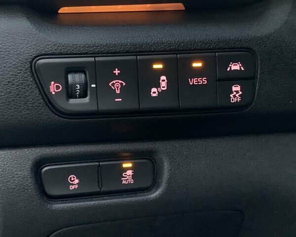 Черный Киа Niro, объемом двигателя 0 л и пробегом 110 тыс. км за 19250 $, фото 21 на Automoto.ua