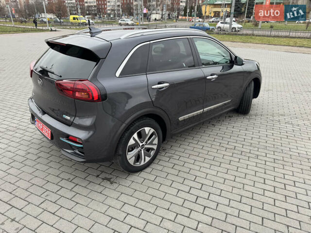 Чорний Кіа Niro, об'ємом двигуна 0 л та пробігом 146 тис. км за 17100 $, фото 7 на Automoto.ua