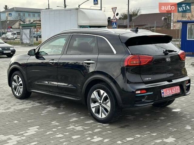 Чорний Кіа Niro, об'ємом двигуна 0 л та пробігом 148 тис. км за 18700 $, фото 4 на Automoto.ua