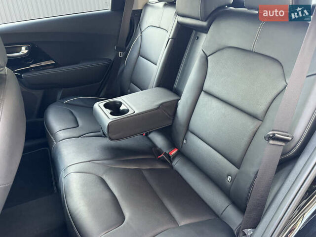 Черный Киа Niro, объемом двигателя 0 л и пробегом 50 тыс. км за 23499 $, фото 62 на Automoto.ua
