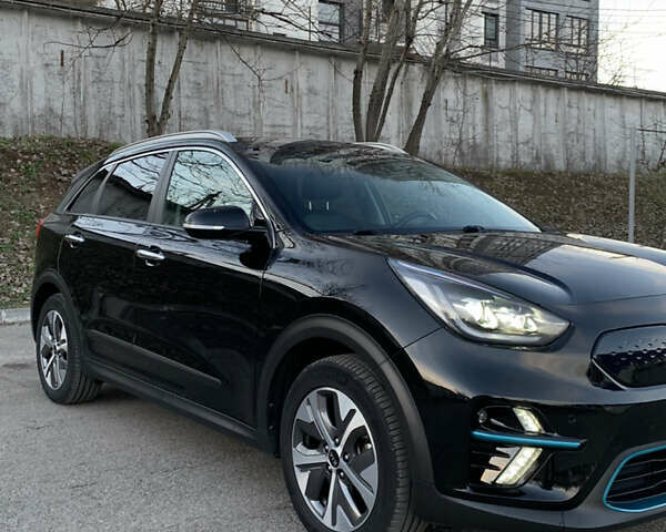 Черный Киа Niro, объемом двигателя 0 л и пробегом 110 тыс. км за 19250 $, фото 6 на Automoto.ua