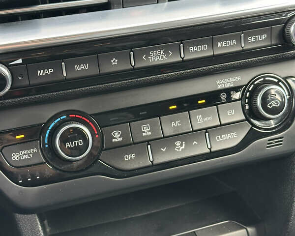 Киа Niro 2020 в Золочев на Automoto.ua Черный Киа Niro, объемом двигателя 0 л и пробегом 145 тыс. км за 18150 $, фото 30 на Automoto.ua