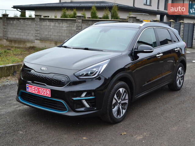 Чорний Кіа Niro, об'ємом двигуна 0 л та пробігом 169 тис. км за 18450 $, фото 3 на Automoto.ua