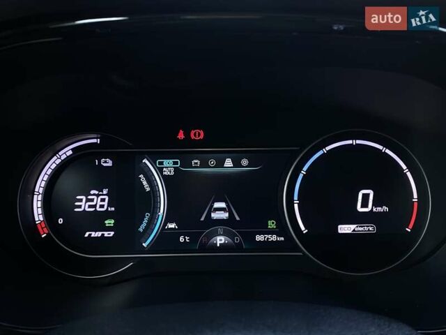 Чорний Кіа Niro, об'ємом двигуна 0 л та пробігом 88 тис. км за 22900 $, фото 33 на Automoto.ua