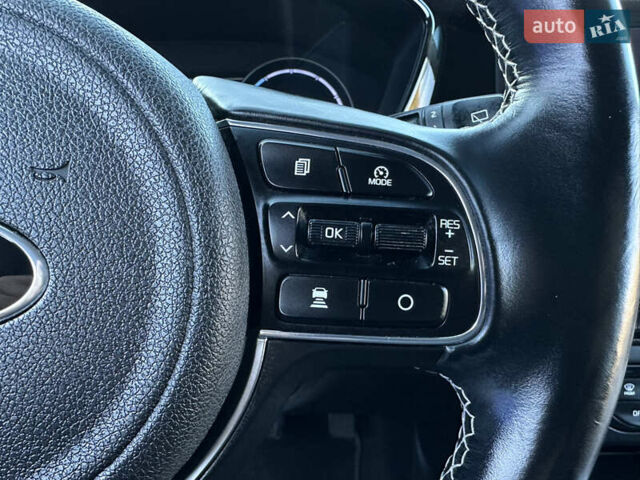 Чорний Кіа Niro, об'ємом двигуна 0 л та пробігом 144 тис. км за 19500 $, фото 50 на Automoto.ua