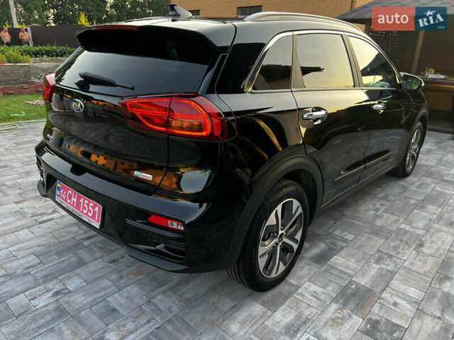 Чорний Кіа Niro, об'ємом двигуна 0 л та пробігом 65 тис. км за 16499 $, фото 28 на Automoto.ua