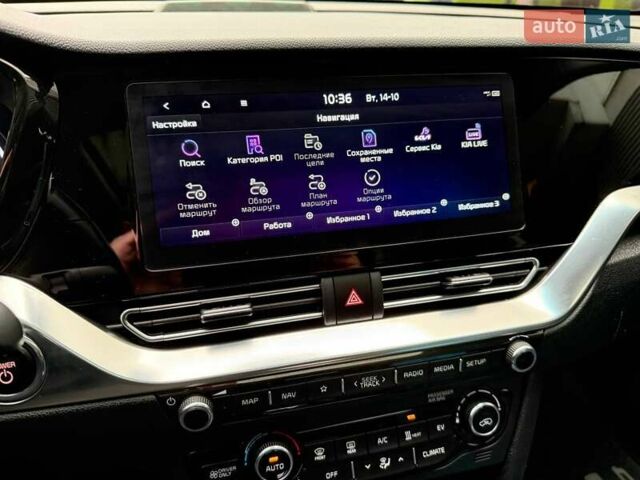 Чорний Кіа Niro, об'ємом двигуна 0 л та пробігом 89 тис. км за 22990 $, фото 26 на Automoto.ua