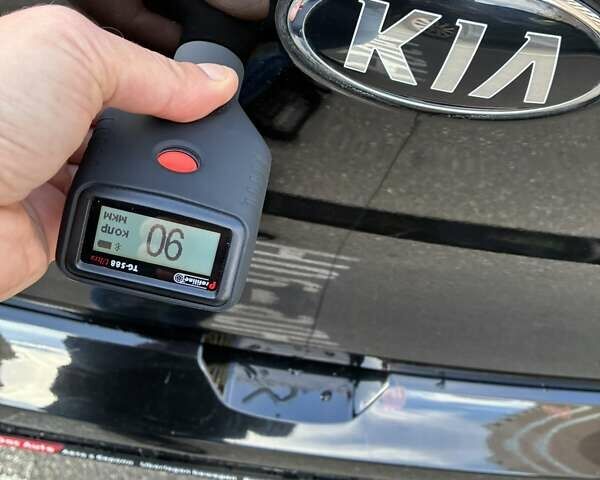 Черный Киа Niro, объемом двигателя 0 л и пробегом 105 тыс. км за 20500 $, фото 122 на Automoto.ua