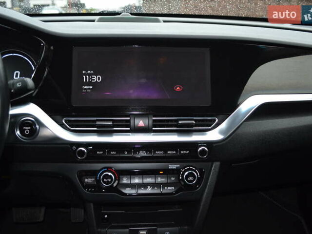 Чорний Кіа Niro, об'ємом двигуна 0 л та пробігом 169 тис. км за 18450 $, фото 53 на Automoto.ua