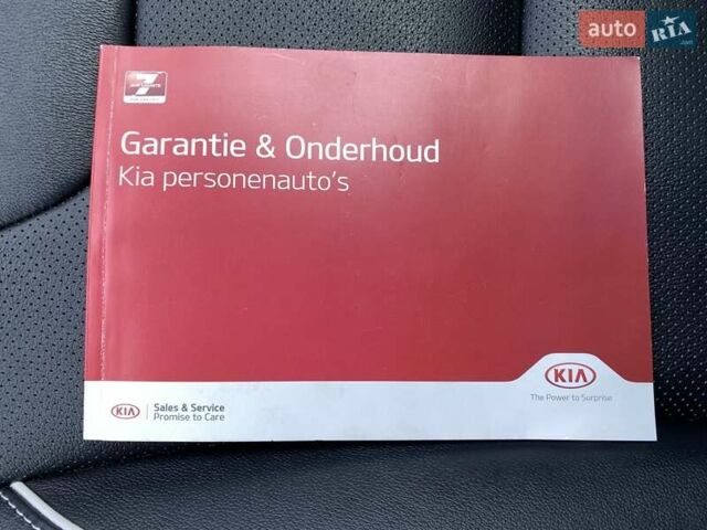 Черный Киа Niro, объемом двигателя 0 л и пробегом 115 тыс. км за 21300 $, фото 41 на Automoto.ua