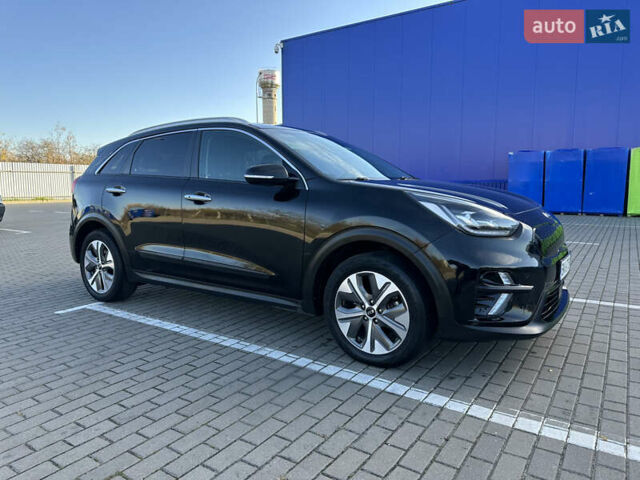 Чорний Кіа Niro, об'ємом двигуна 0 л та пробігом 144 тис. км за 19500 $, фото 7 на Automoto.ua