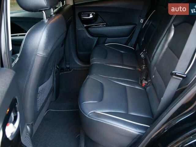 Черный Киа Niro, объемом двигателя 0 л и пробегом 110 тыс. км за 17450 $, фото 66 на Automoto.ua