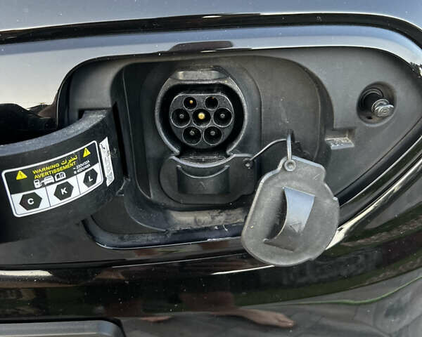 Чорний Кіа Niro, об'ємом двигуна 0 л та пробігом 65 тис. км за 16499 $, фото 14 на Automoto.ua