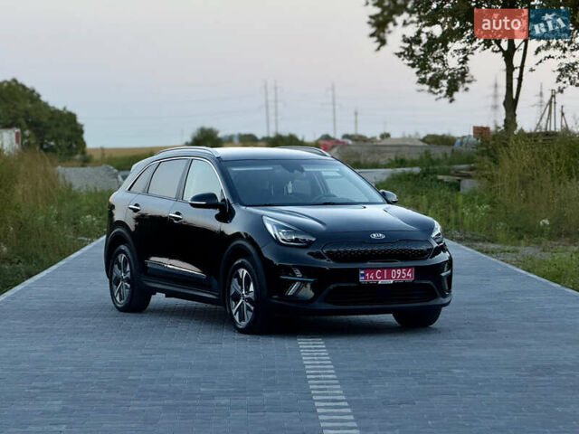 Черный Киа Niro, объемом двигателя 0 л и пробегом 165 тыс. км за 16999 $, фото 1 на Automoto.ua