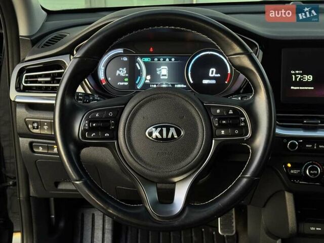 Черный Киа Niro, объемом двигателя 0 л и пробегом 110 тыс. км за 17999 $, фото 44 на Automoto.ua
