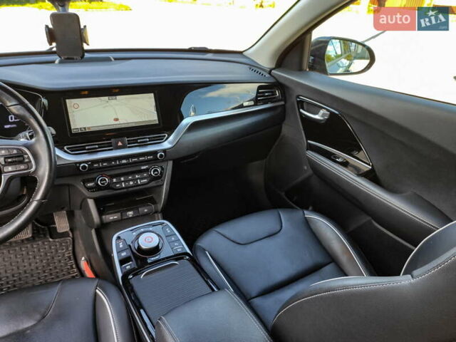 Черный Киа Niro, объемом двигателя 0 л и пробегом 124 тыс. км за 19500 $, фото 21 на Automoto.ua
