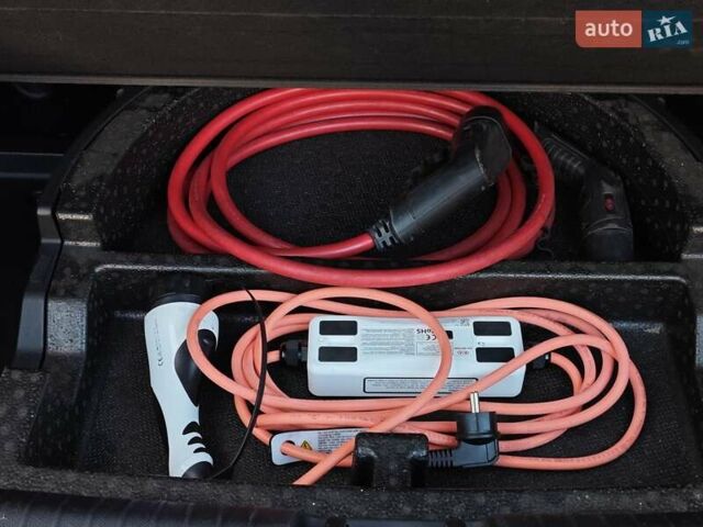 Чорний Кіа Niro, об'ємом двигуна 0 л та пробігом 115 тис. км за 20700 $, фото 51 на Automoto.ua