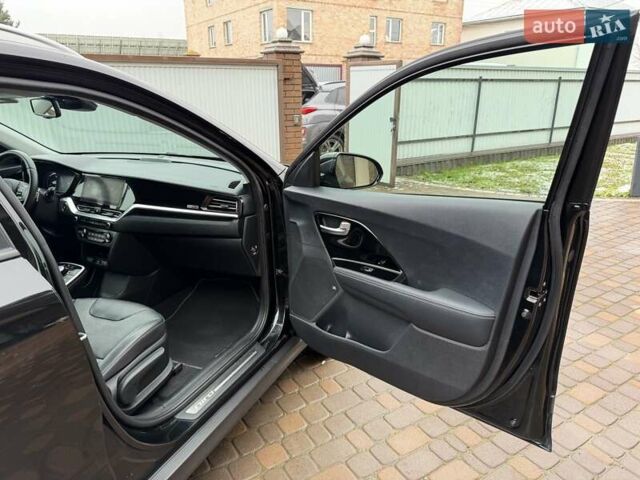 Чорний Кіа Niro, об'ємом двигуна 0 л та пробігом 89 тис. км за 20799 $, фото 70 на Automoto.ua