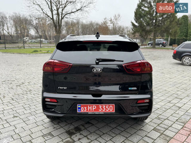 Чорний Кіа Niro, об'ємом двигуна 0 л та пробігом 109 тис. км за 17499 $, фото 6 на Automoto.ua