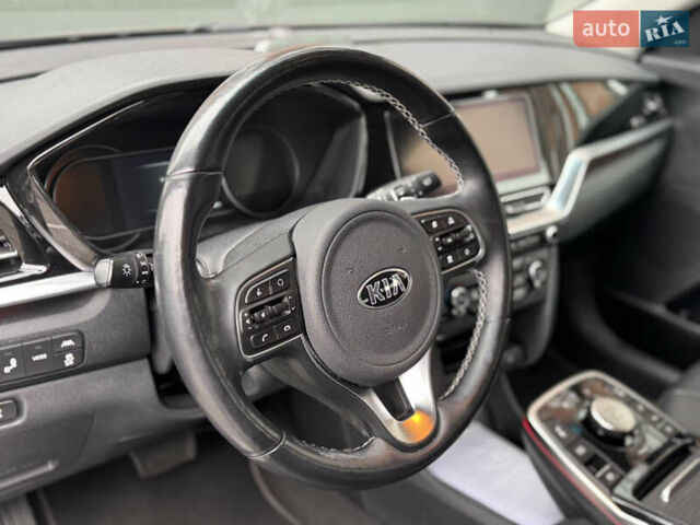 Черный Киа Niro, объемом двигателя 0 л и пробегом 132 тыс. км за 18699 $, фото 48 на Automoto.ua