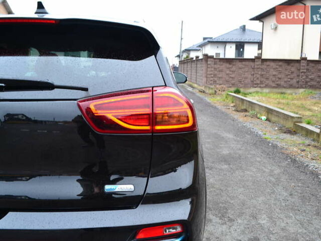 Чорний Кіа Niro, об'ємом двигуна 0 л та пробігом 169 тис. км за 18450 $, фото 91 на Automoto.ua