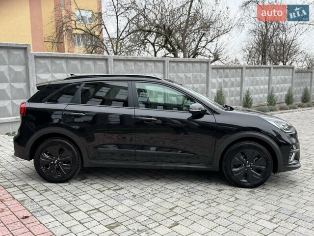 Чорний Кіа Niro, об'ємом двигуна 0 л та пробігом 109 тис. км за 17499 $, фото 4 на Automoto.ua