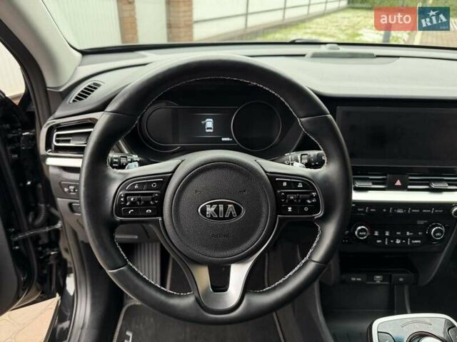 Чорний Кіа Niro, об'ємом двигуна 0 л та пробігом 89 тис. км за 20799 $, фото 46 на Automoto.ua