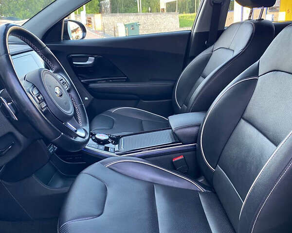 Черный Киа Niro, объемом двигателя 0 л и пробегом 152 тыс. км за 19200 $, фото 28 на Automoto.ua