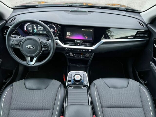 Черный Киа Niro, объемом двигателя 0 л и пробегом 106 тыс. км за 17900 $, фото 4 на Automoto.ua