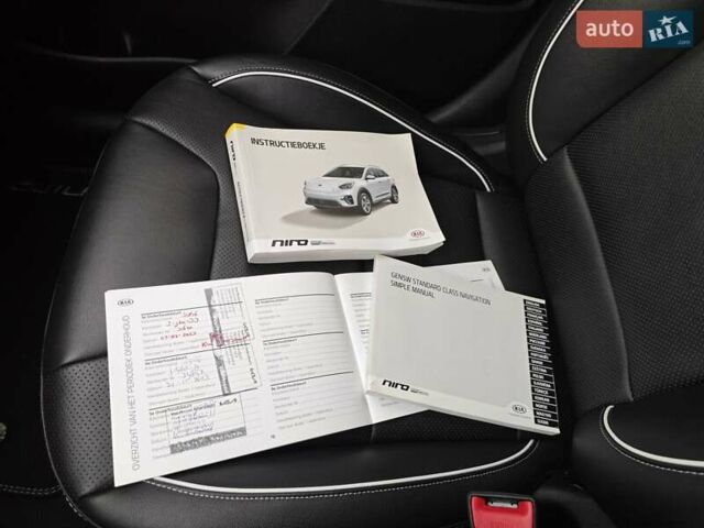 Черный Киа Niro, объемом двигателя 0 л и пробегом 115 тыс. км за 19999 $, фото 67 на Automoto.ua