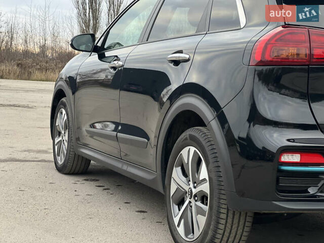 Чорний Кіа Niro, об'ємом двигуна 0 л та пробігом 140 тис. км за 17999 $, фото 29 на Automoto.ua