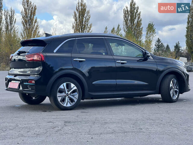 Киа Niro 2020 в Ровно на Automoto.ua Черный Киа Niro, объемом двигателя 0 л и пробегом 143 тыс. км за 18499 $, фото 11 на Automoto.ua