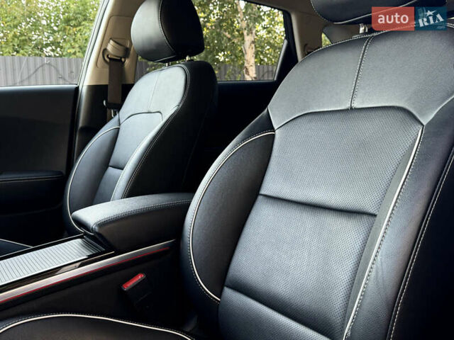 Черный Киа Niro, объемом двигателя 0 л и пробегом 50 тыс. км за 23499 $, фото 39 на Automoto.ua